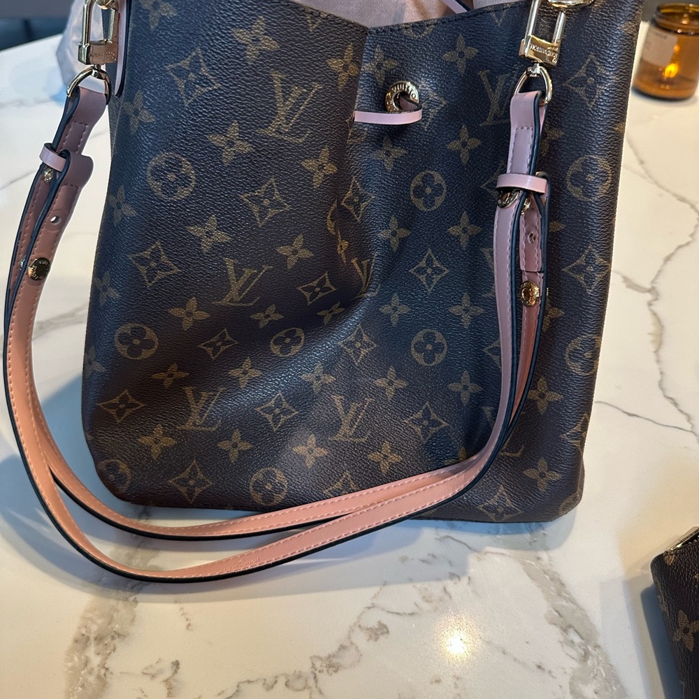 Bucket bag with matching wallet